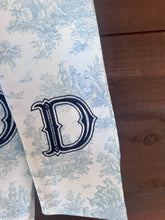 Load image into Gallery viewer, Toile Embroidered Wreath Sash