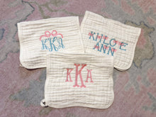 Load image into Gallery viewer, Muslin Embroidered Bow Set Burpcloth