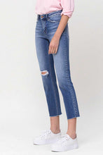 Load image into Gallery viewer, Mid-Rise Straight Crop Jeans
