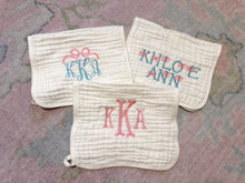 Load image into Gallery viewer, Muslin Embroidered Bow Set Burpcloth
